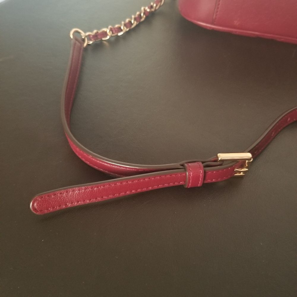 Tory Burch Quilt Crossbody - Picture 6 of 8